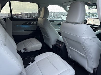 2025 Ford Explorer Platinum