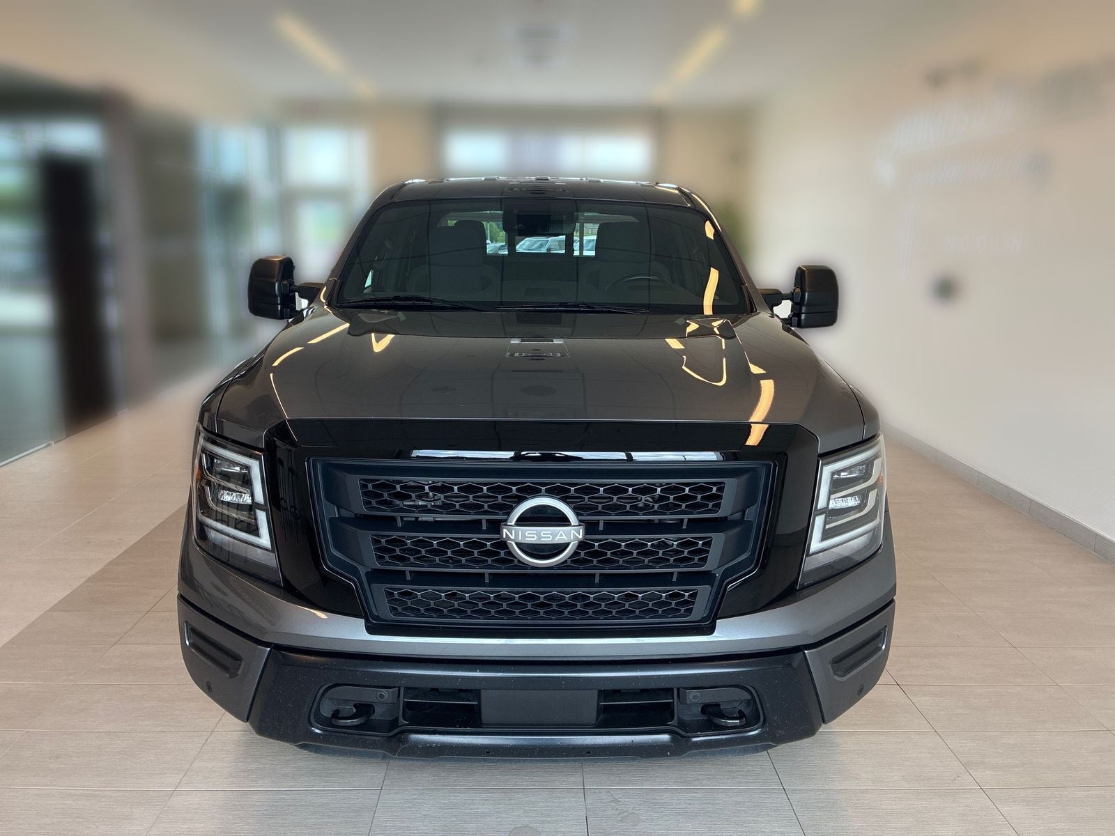 2024 Nissan Titan SV