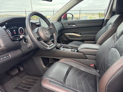 2024 Nissan Pathfinder Platinum