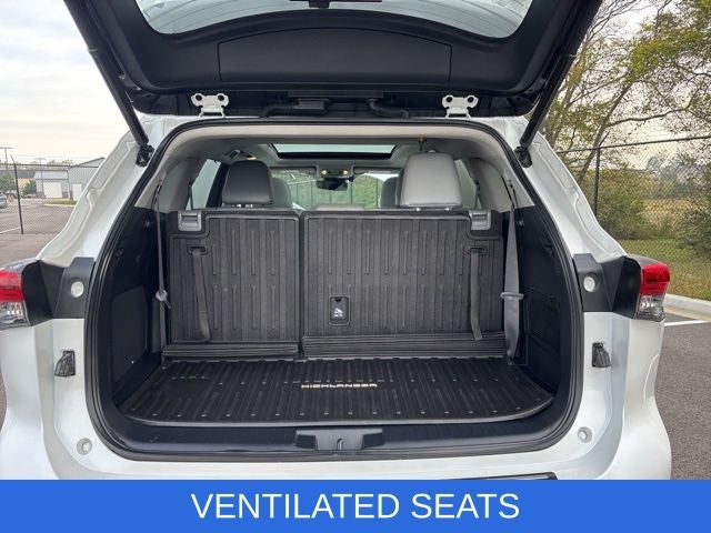 2022 Toyota Highlander Platinum