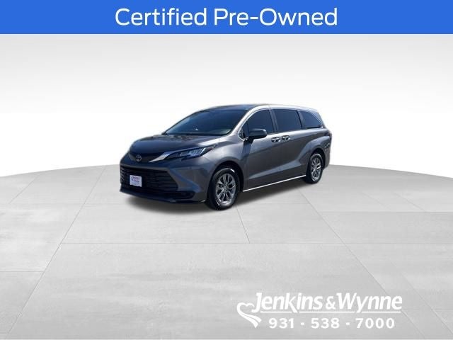 2023 Toyota Sienna LE 8 Passenger