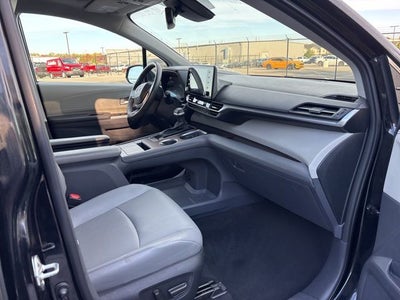 2023 Toyota Sienna XLE