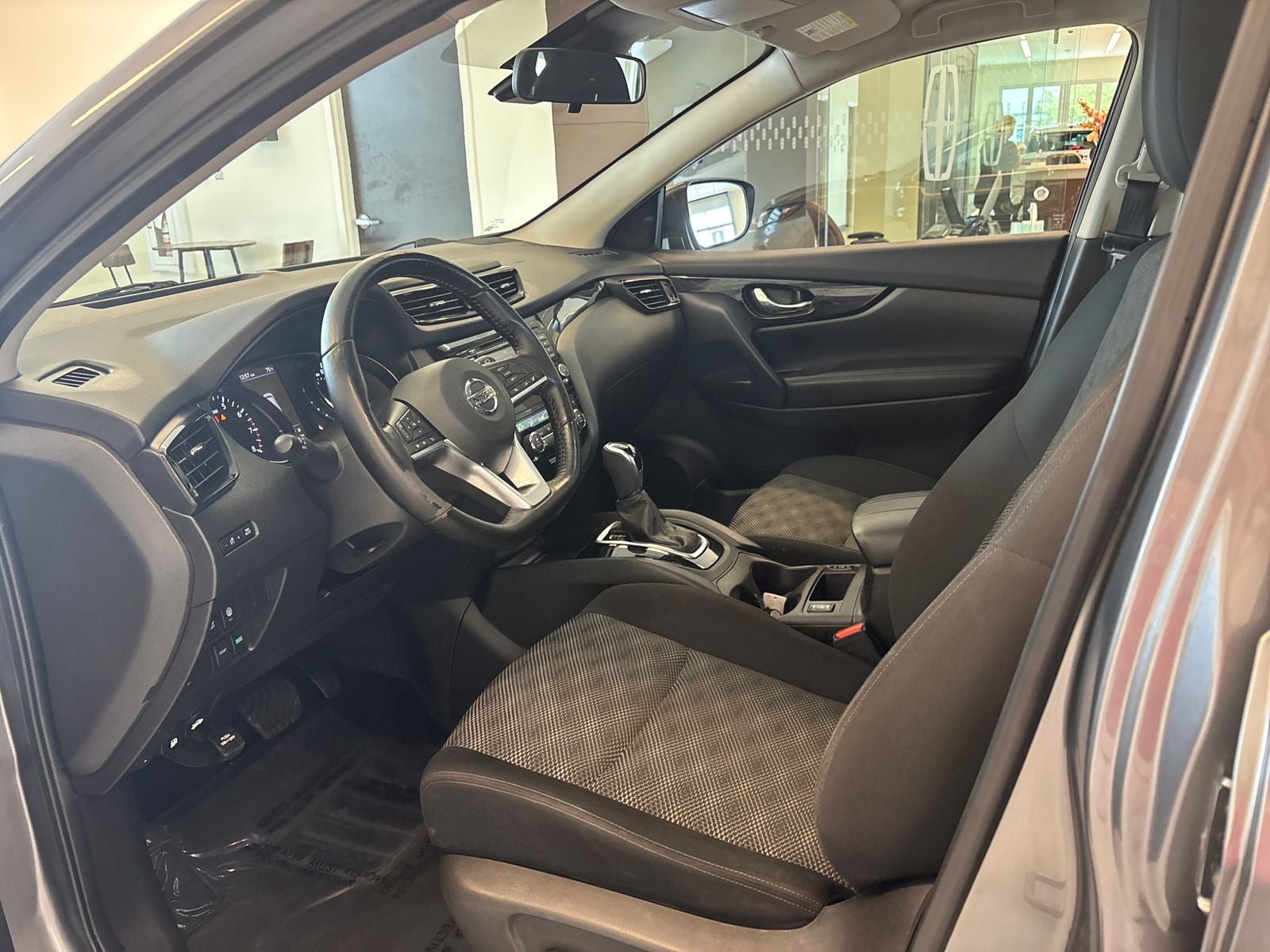 2022 Nissan Rogue Sport SV