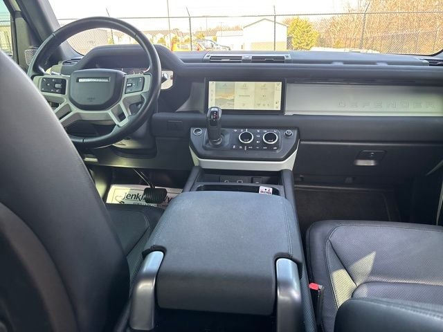 2022 Land Rover Defender 110 X-Dynamic SE