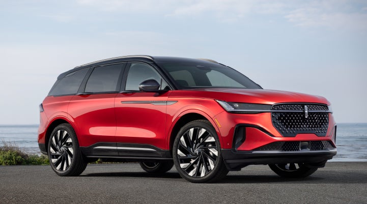 A 2024 Lincoln Nautilus® Reserve model is shown with the stylish available Jet Appearance Package. | Jenkins & Wynne Lincoln in Clarksville TN