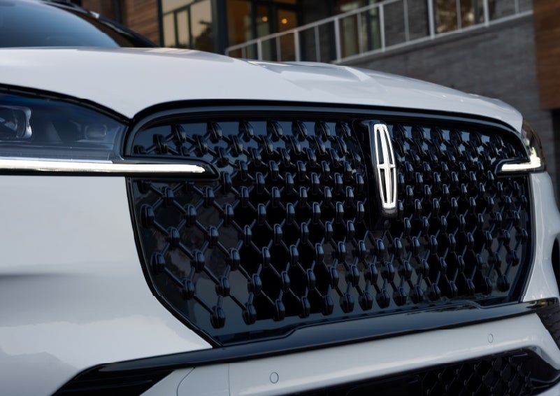 The front grille of a 2026 Lincoln Aviator® SUV is shown. | Jenkins & Wynne Lincoln in Clarksville TN