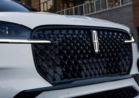 The front grille of a 2026 Lincoln Aviator® SUV is shown. | Jenkins & Wynne Lincoln in Clarksville TN