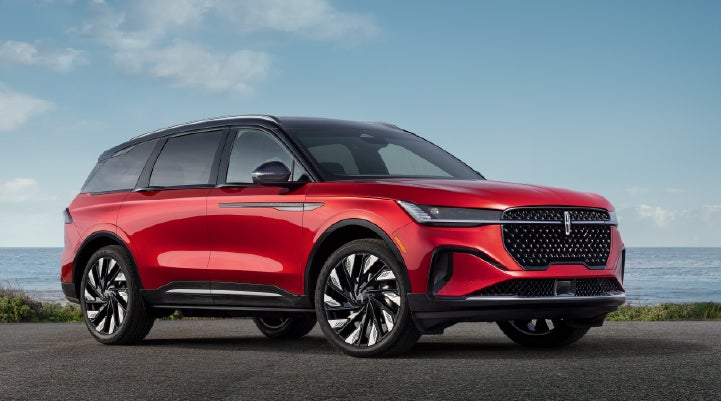 A 2026 Lincoln Nautilus® Reserve model is shown with the stylish available Jet Appearance Package. | Jenkins & Wynne Lincoln in Clarksville TN