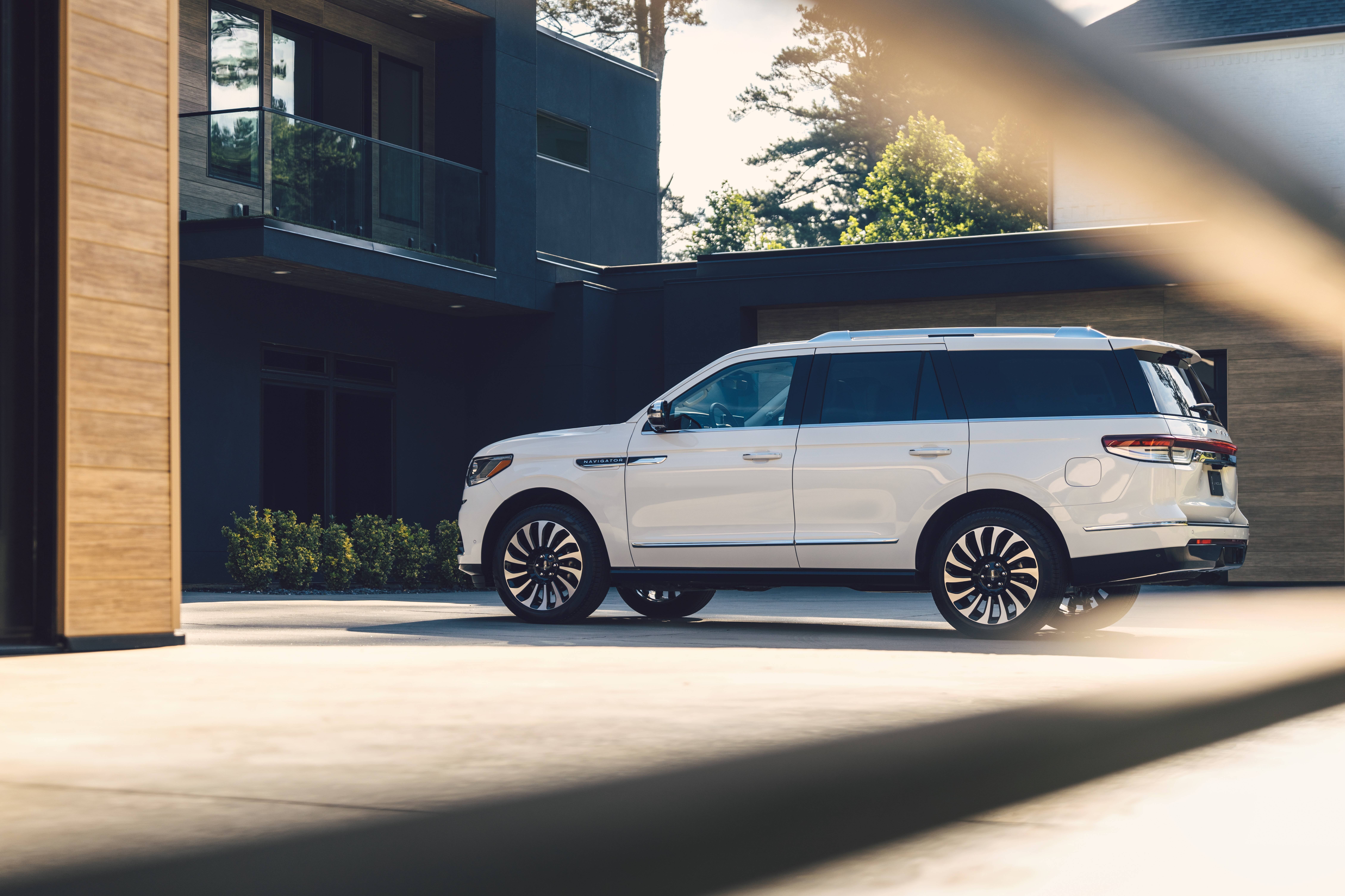 lincoln navigator black label exterior