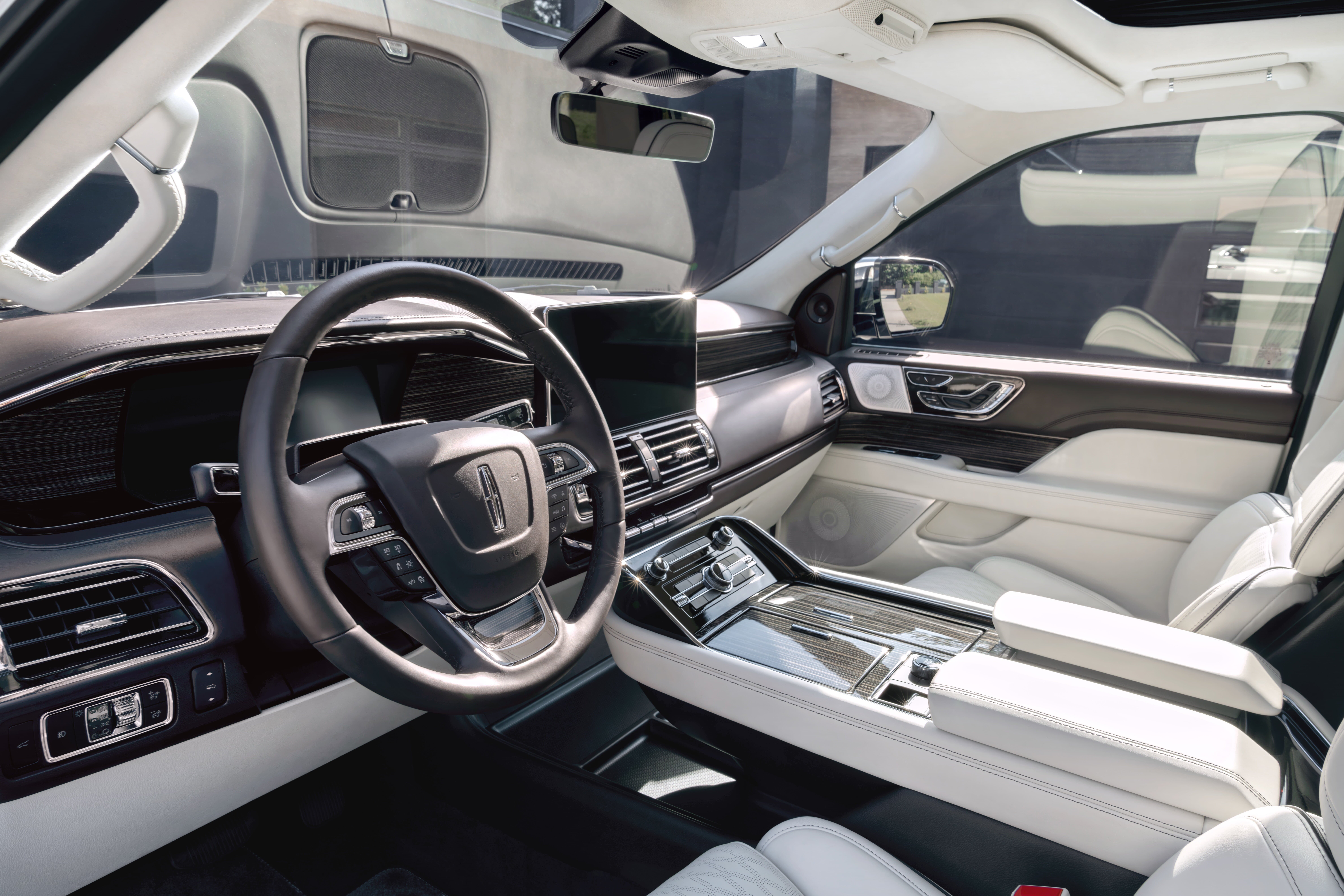 navigator black label interior close up