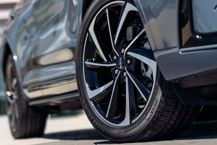 2026 Lincoln Corsair wheel detail